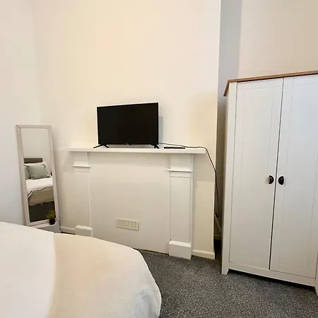 Haven - Modern 2 Bedroom In Apartment