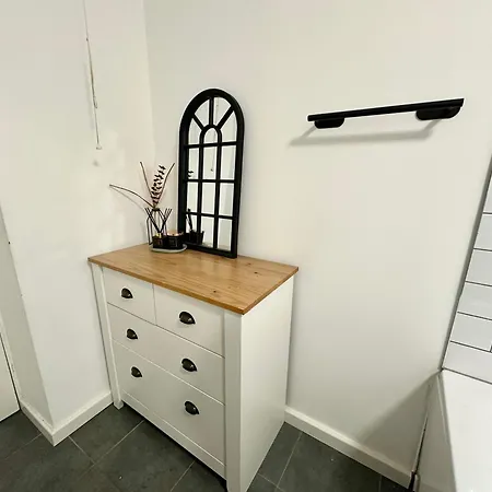 Haven - Modern 2 Bedroom In Apartment